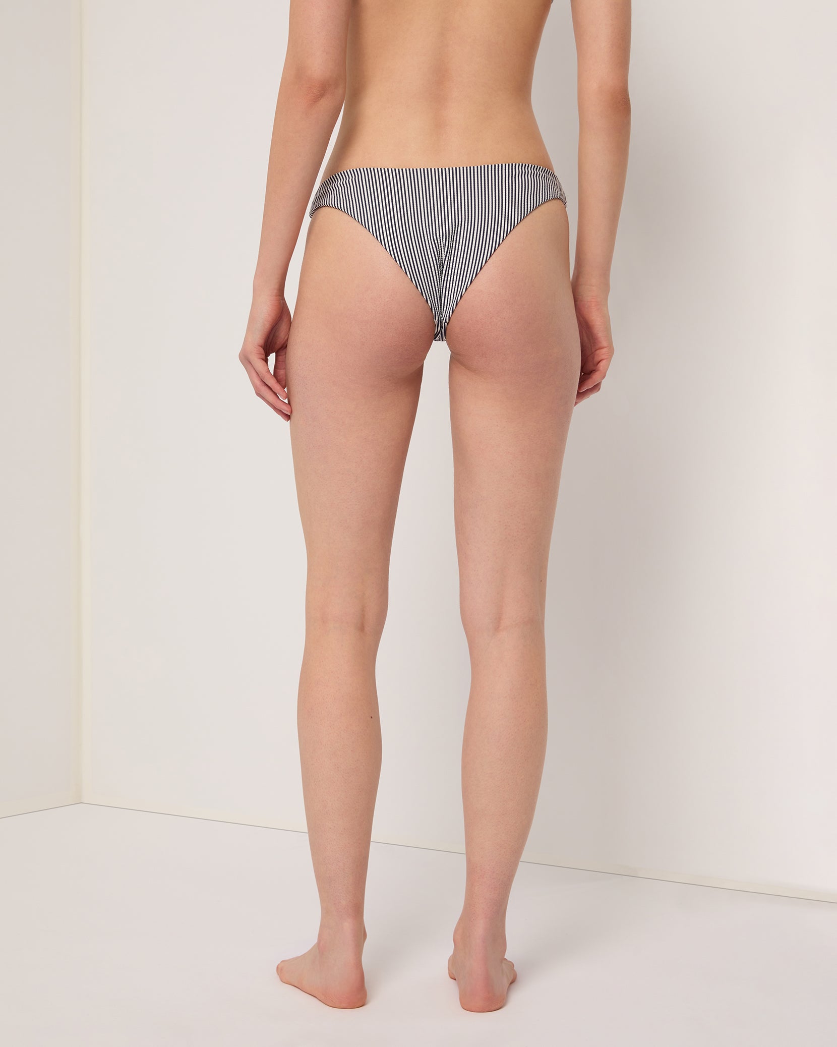 Deep Navy/White