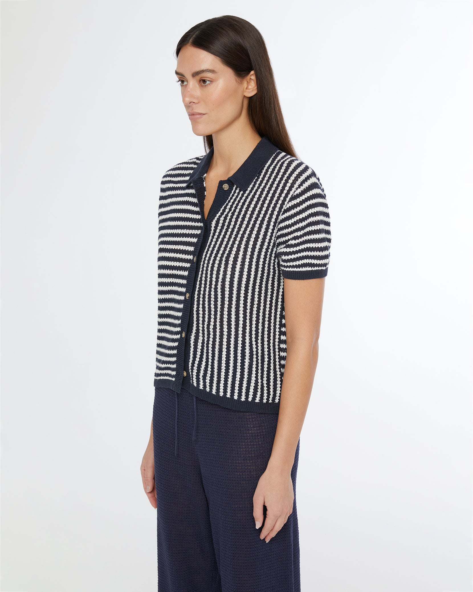 Deep Navy/White